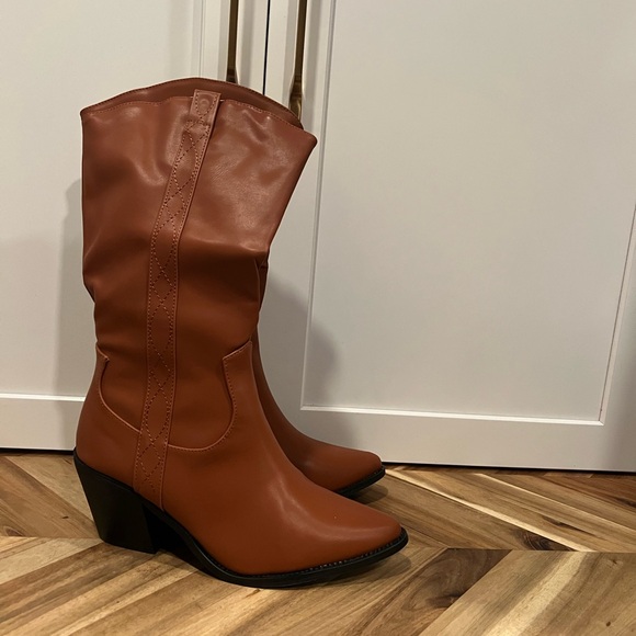 NIB Chase and Chloe 8.5 almond toe boots in brown - Picture 3 of 8